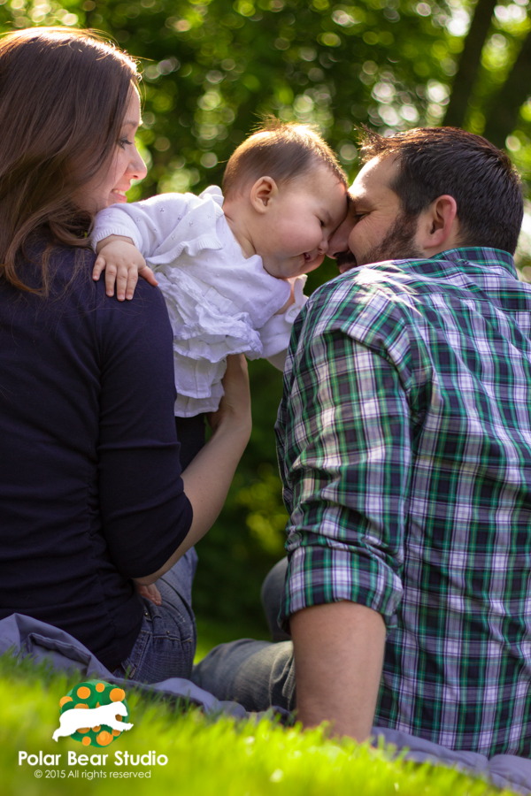 nuzzling dad, bokeh background family photo | Photo by Polar Bear Studio, Copyright 2015